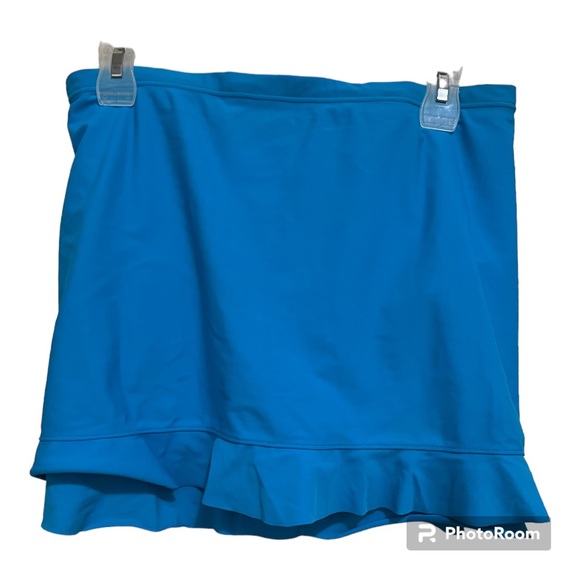 Plus-Size Tankini Set - Picture 2 of 4